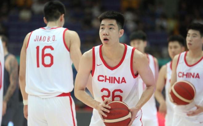 媒體人：中國男籃今日前往美國洛杉磯，準備開始夏聯的比賽